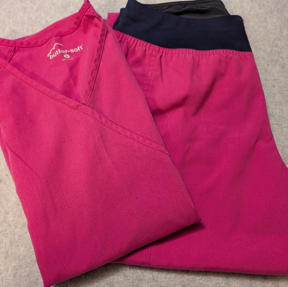 Butter-Soft Scrub Set Top & Elastic Waist Pants Size Small